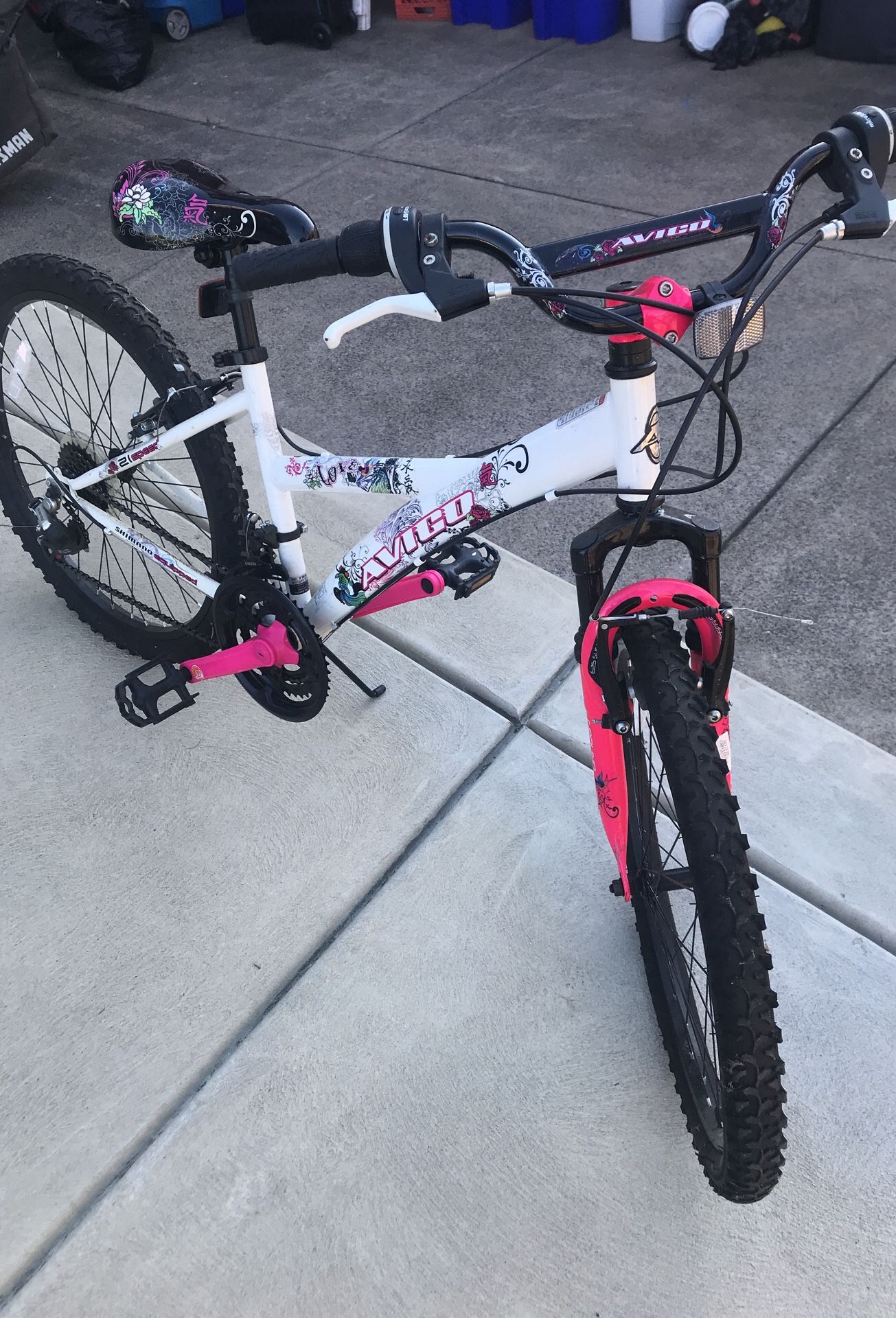Girls avigo best sale bike