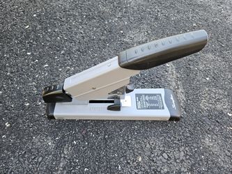 Swingline Heavy Duty Stapler