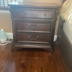 3 Piece Queen Bedroom Set With Mattress