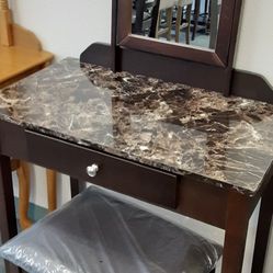 Vanity Small