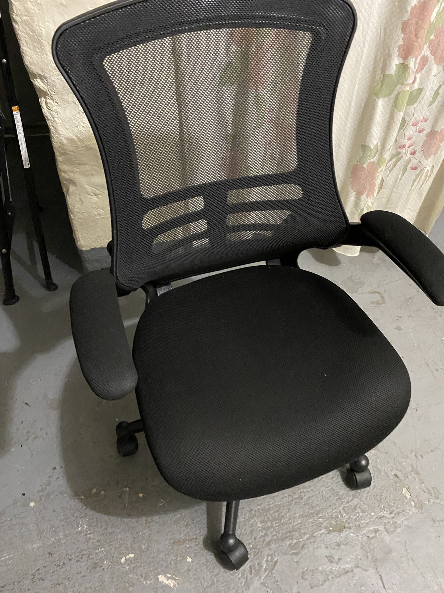 Mid-Back Mesh Swivel Ergonomic Task Office Chair with Flip-Up Arms