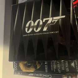 James Bond Ultimate Collectors Set 