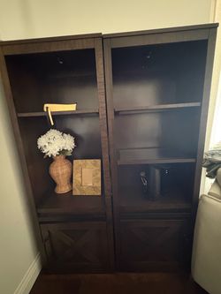 Entertainment center