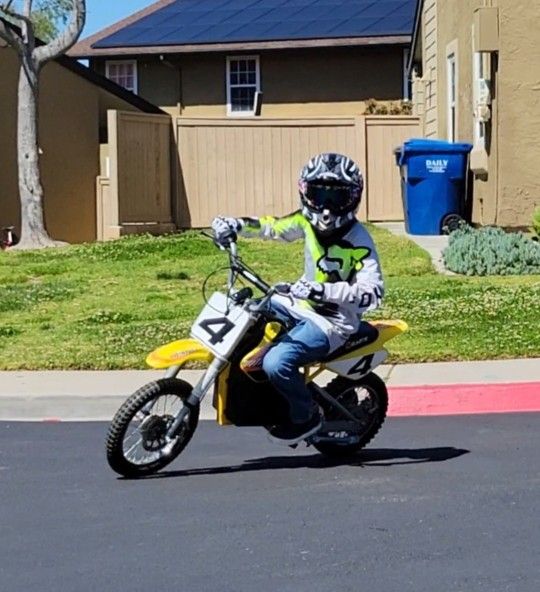 Razor MX650 Dirtbike 12v 14ah
