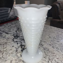 Milk Vase. Hob nob 