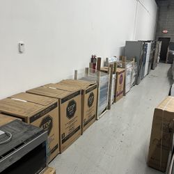 Brand new location📍GE Appliances. Brand new covered under 1yr factory warranty 🧾 Laundry/Kitchen👍