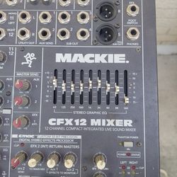 mackie 12 chanel  mixer