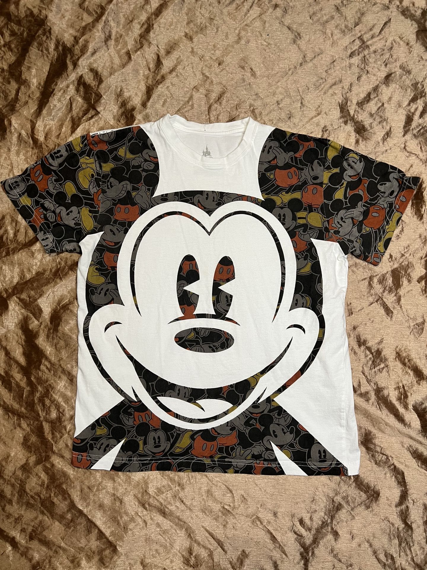 Disney Parks Mickey Mouse T-Shirt Size Medium Camo Mickey Pattern print short sl