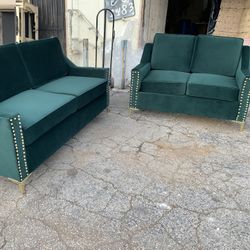 $1199 Brand New Sofa And Loveseat Set (read description)