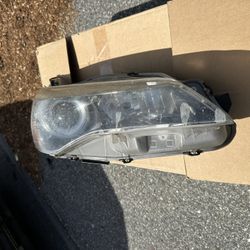 2016 Toyota Camry Headlight Assembly Both Sides 