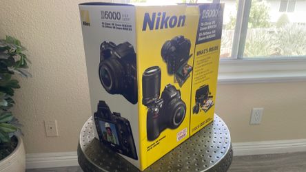 Nikon D5000 digital SLR camera package