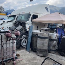 Truck Parts And Trucks 4SALE 