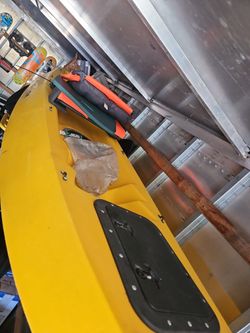 11' cobra explorer / 9' play  fishing kyack  new soft seat.  Good condition. Tracking  great