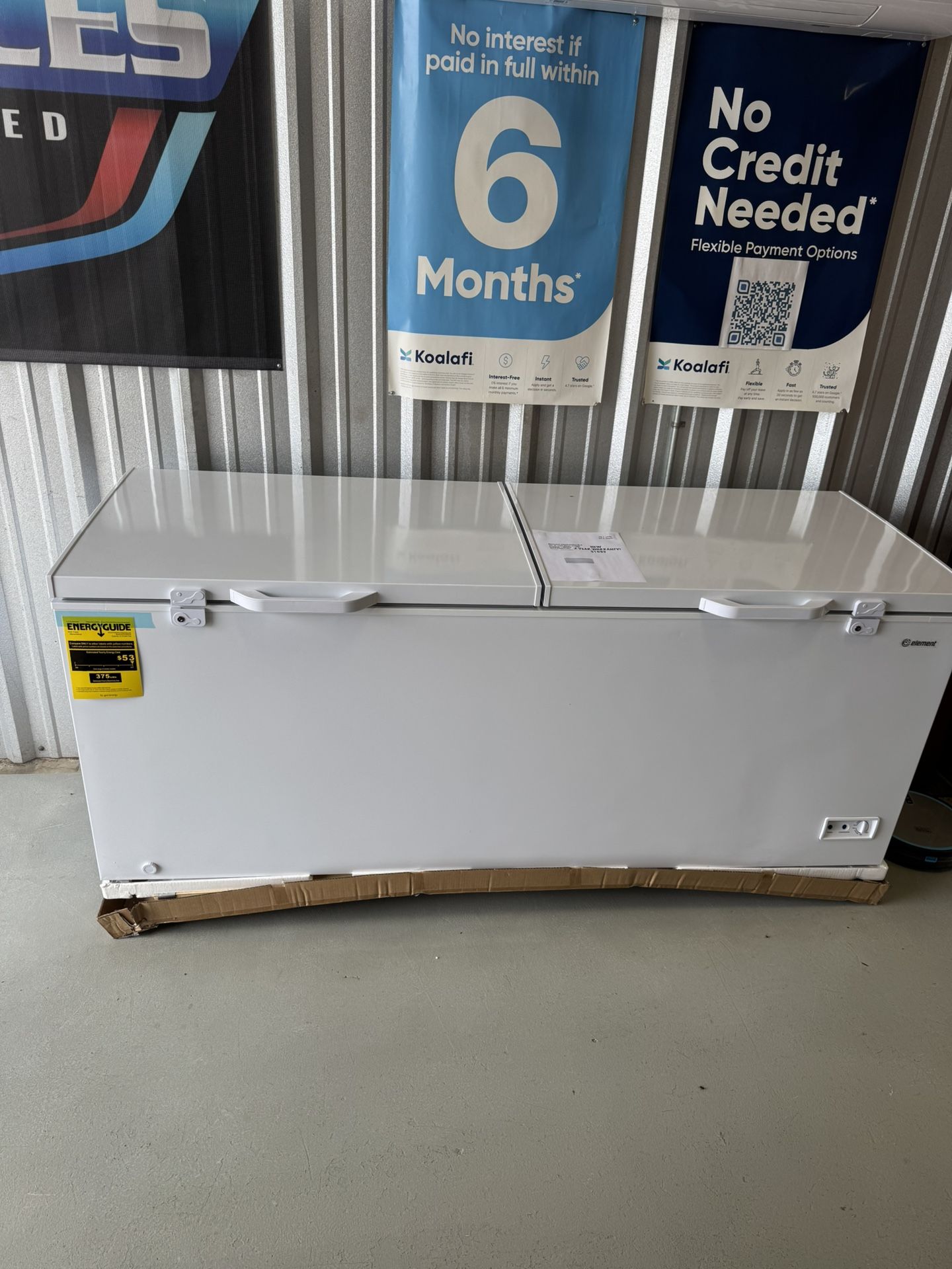 New 21 Ft.³ Two Door Chest Freezer!