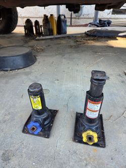 Jack for ford f150 and other vehicles for $35 each in upland ca no delivery