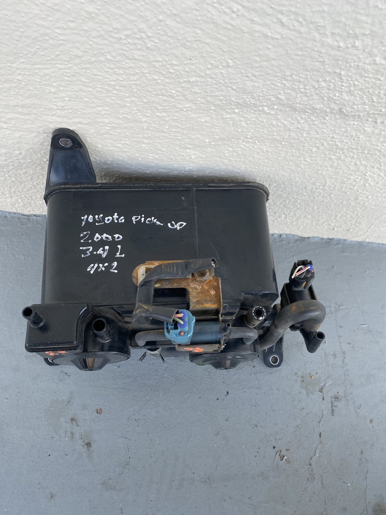 Canister Toyota Truck 1(contact info removed) 3.4lt