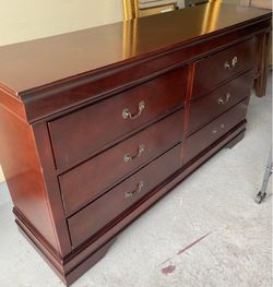 Dresser in good condition.