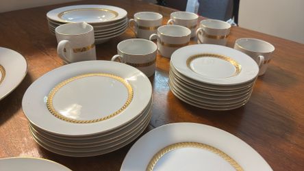 33 Pieces RETRONEU IMPERIAL GOLD Porcelain Plates with 22K Gold Band. $200
