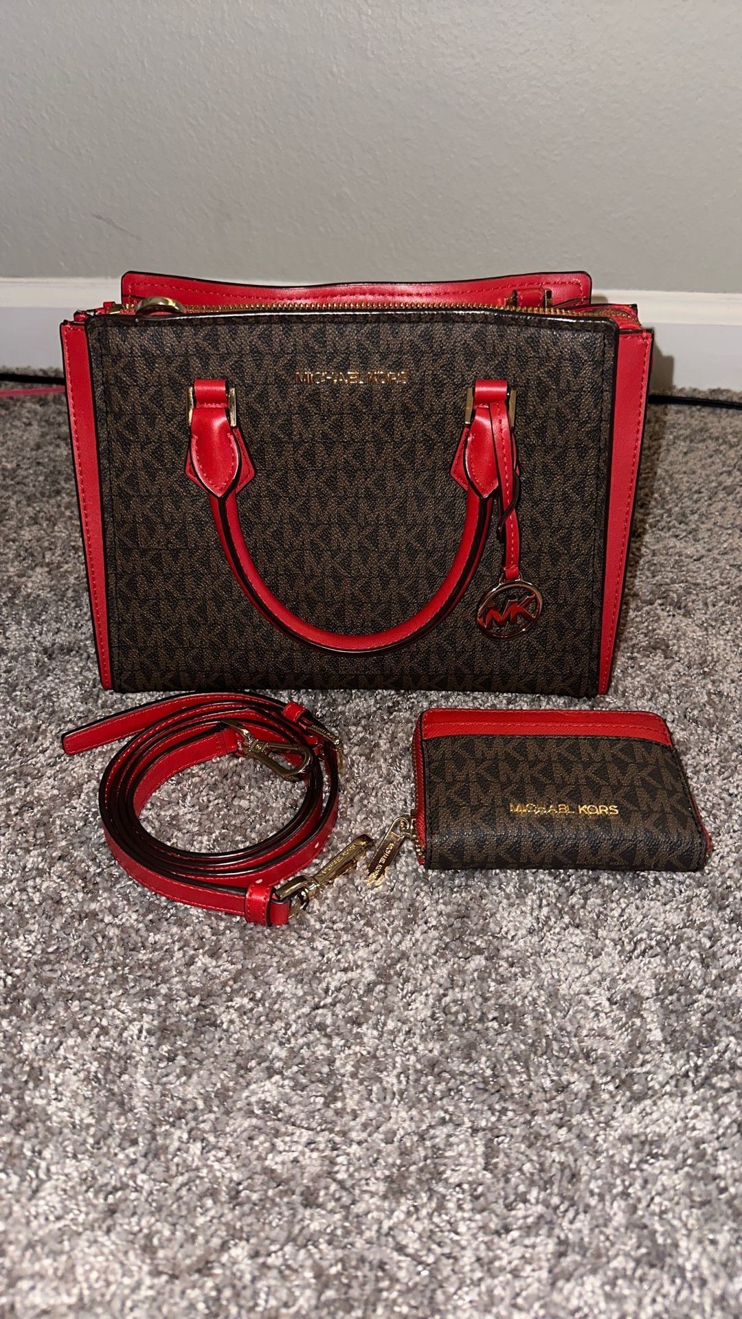 Michael Kors Woman’s Bag & Wallet