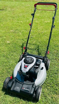 Self propelled Murray Mower