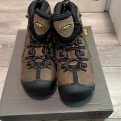 Keen boots
