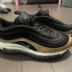 Black & Gold Nike Air Max 6Y / 7.5W