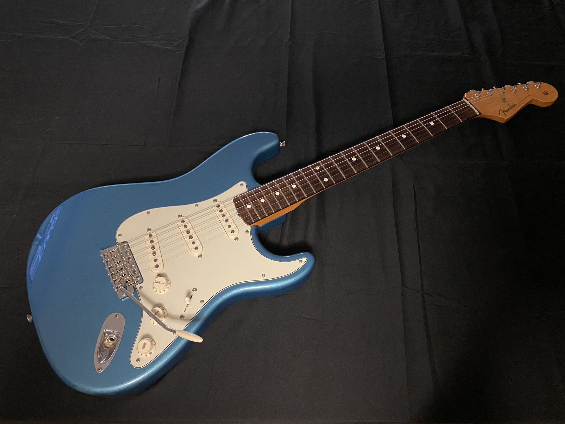 Fender Classic Series '60s Stratocaster in Lake Placid Blue / MIM