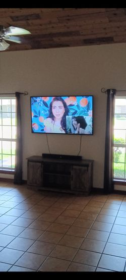 65" Roku TV With Soundbar And TV Stand