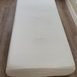 TWIN SIZE MATTRESS MEMORY FOAM 8” HEIGHT (NEW)