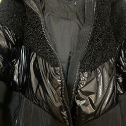 Barely  Worn DKNY  mixed hooded cropped puffer cL