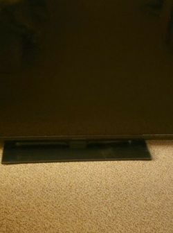 Insignia 32" TV Great Condition!! Remote Included