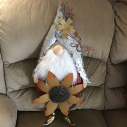 New Standing Fall Metal Sunflower 26” Gnome