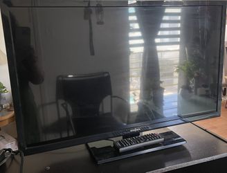 Televisor Pequeño Con Sú Conttol Remoto
