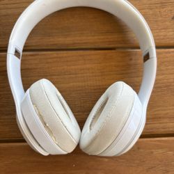 Beats Solo 3 White With Case