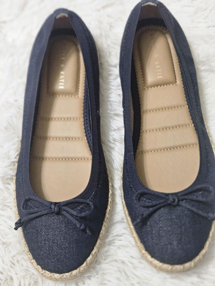 New Katie Espadrille Flat Denim size 8, slip on
Nuevo azul marino mahon, aspalgatas bajitas size 8