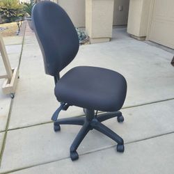  Office Chair Swivel Black Goes Up & Down  