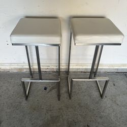 2 Barstools 