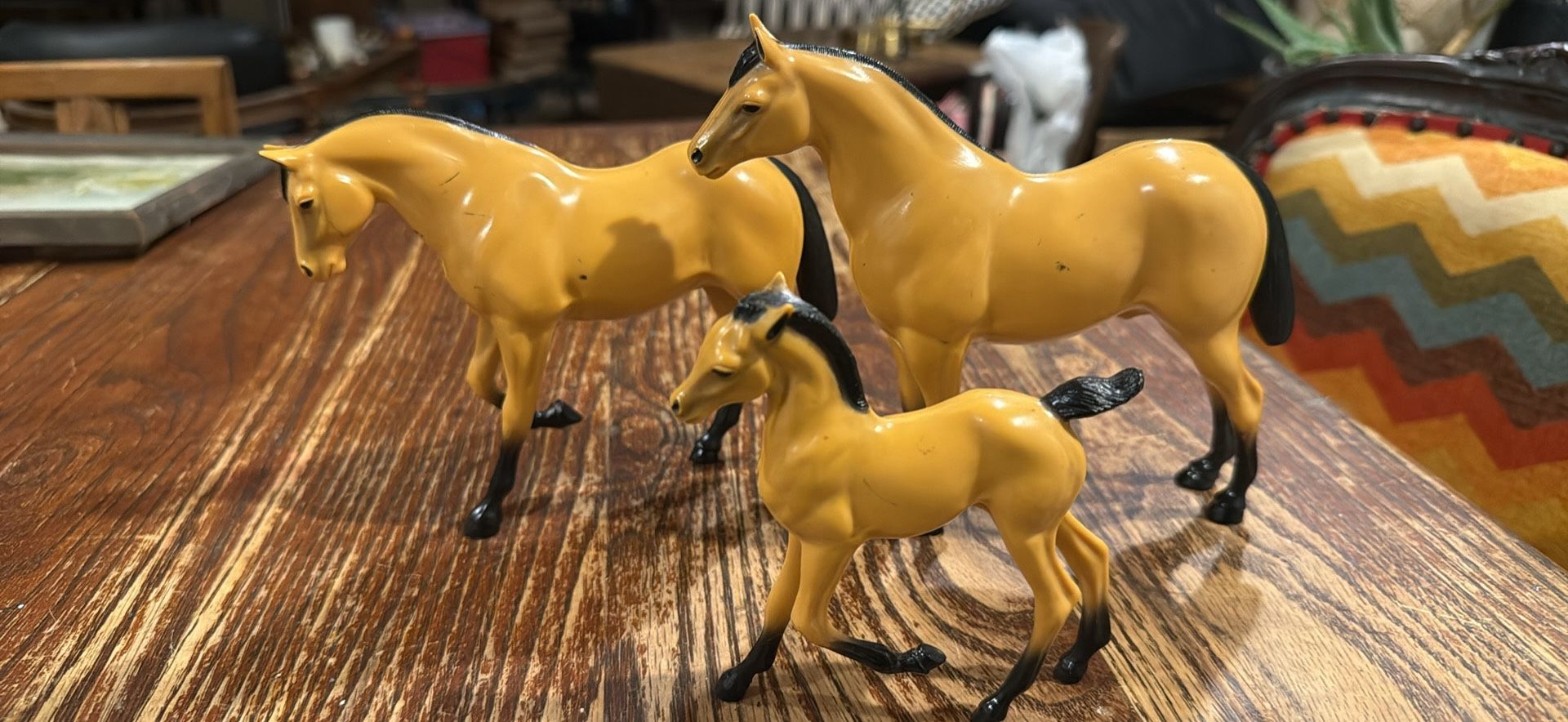Vintage Hartland-Style Horse Trio — 1950s–70s
