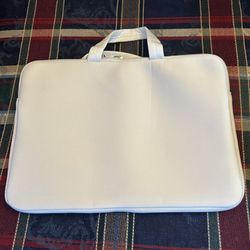 iPad Carrying Case In Off White 