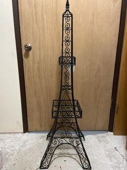 4’ Eiffel Tower