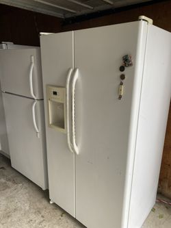 Refrigerator 