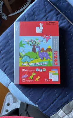 NEW Janod Magneti Book dinosaurs