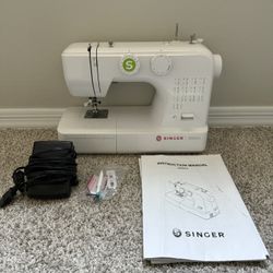 Singer SM024 Sewing Machine