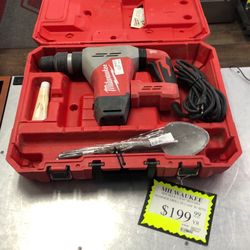 10035 Milwaukee 1-9/16” SDS max rotary hammer with bits 64004