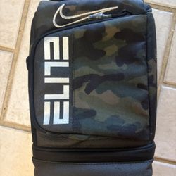 Great Condition Nike Lunch Pail Youth
