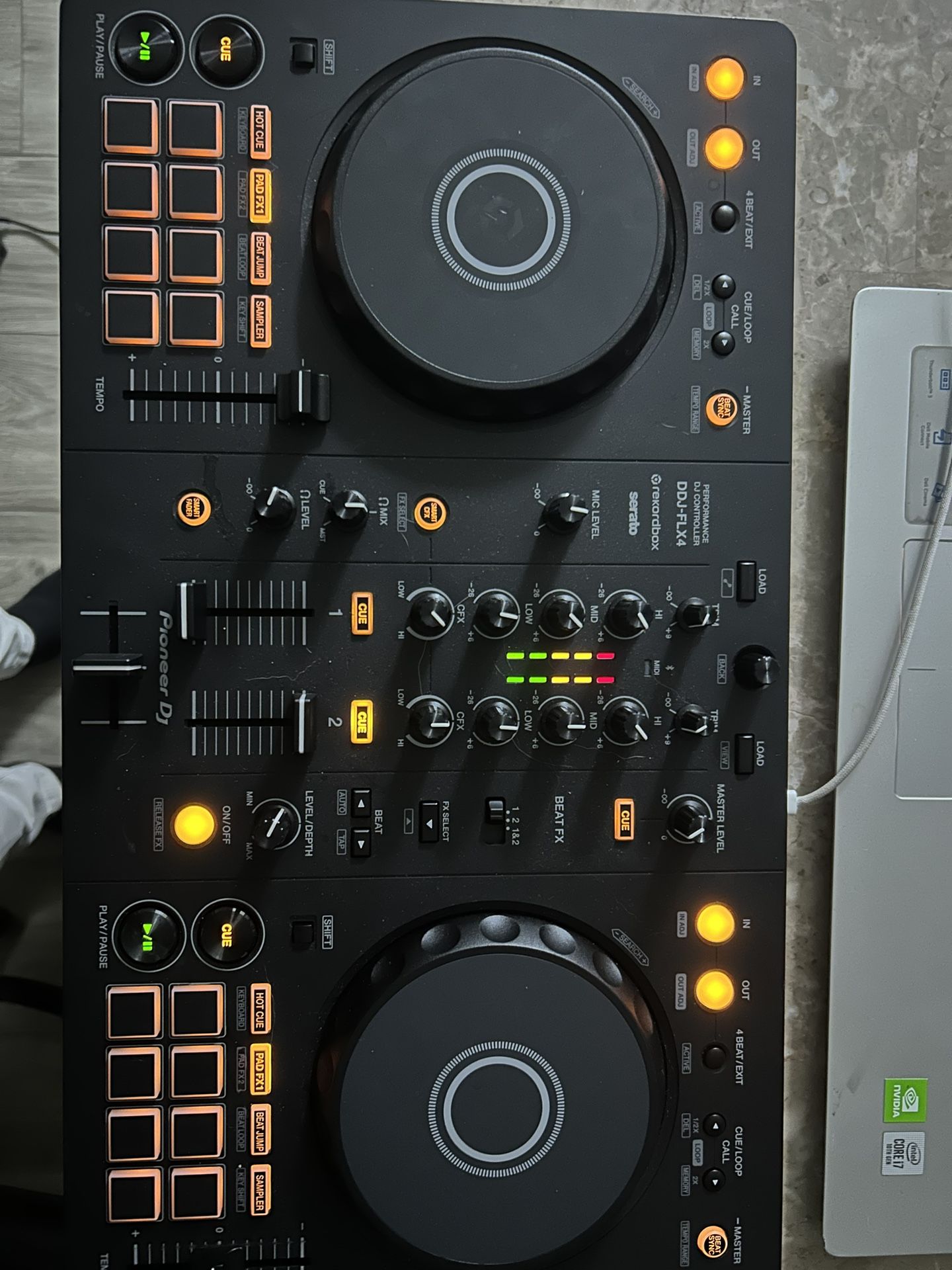 DDJ-FLX 4