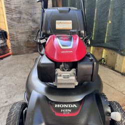 BRAND NEW HONDA HRN-216 VLAA /170CC/ ELECTRONIC START/ TWIN BLADE / GRASS BAG INCLUDED WITH FULL PRICE OFFER.