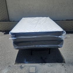 Brand New Queen Size Plush Mattress And Box Spring In Plastic 