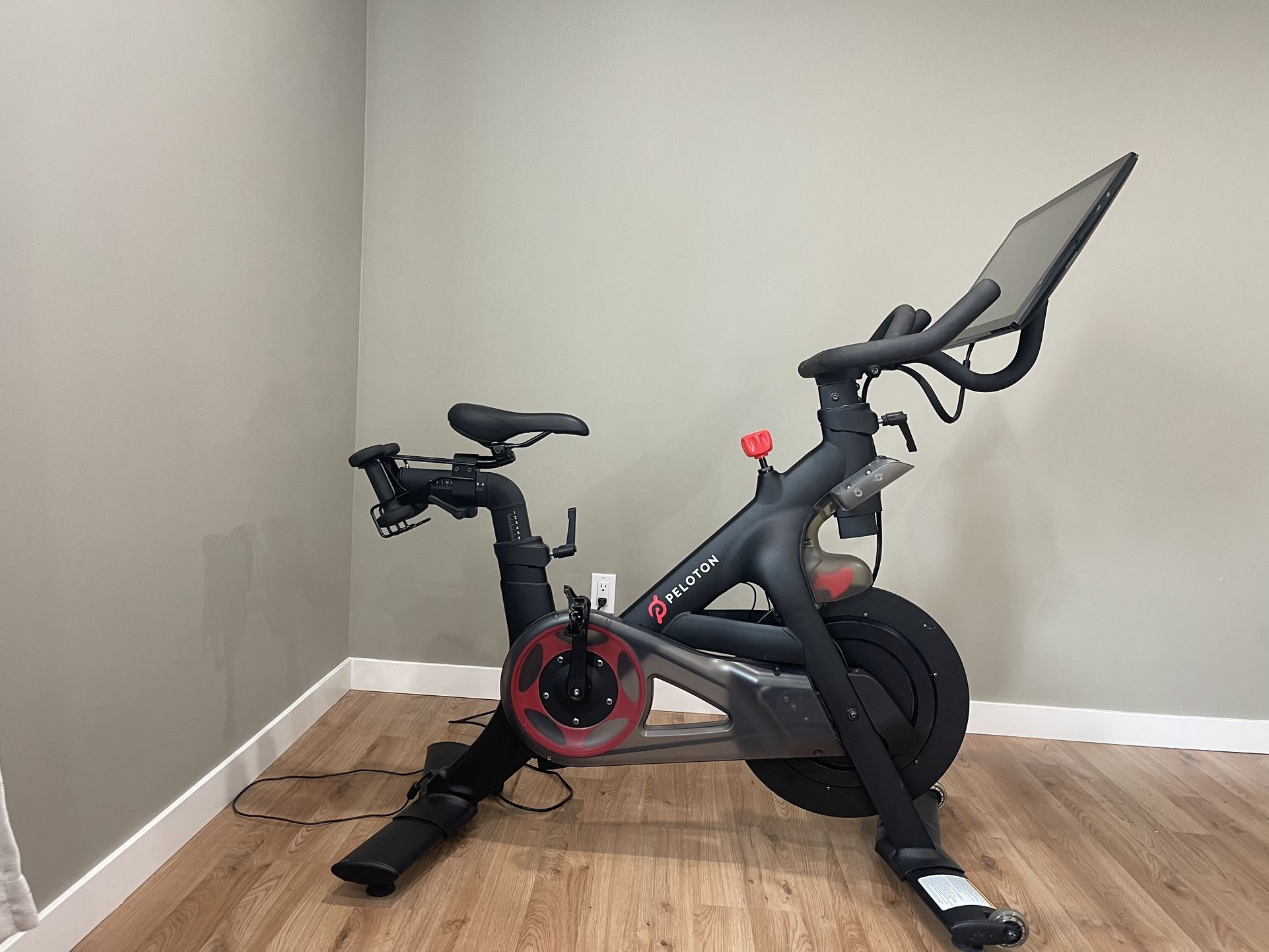 Peloton Gen 3 (Weights & Shoes Included)