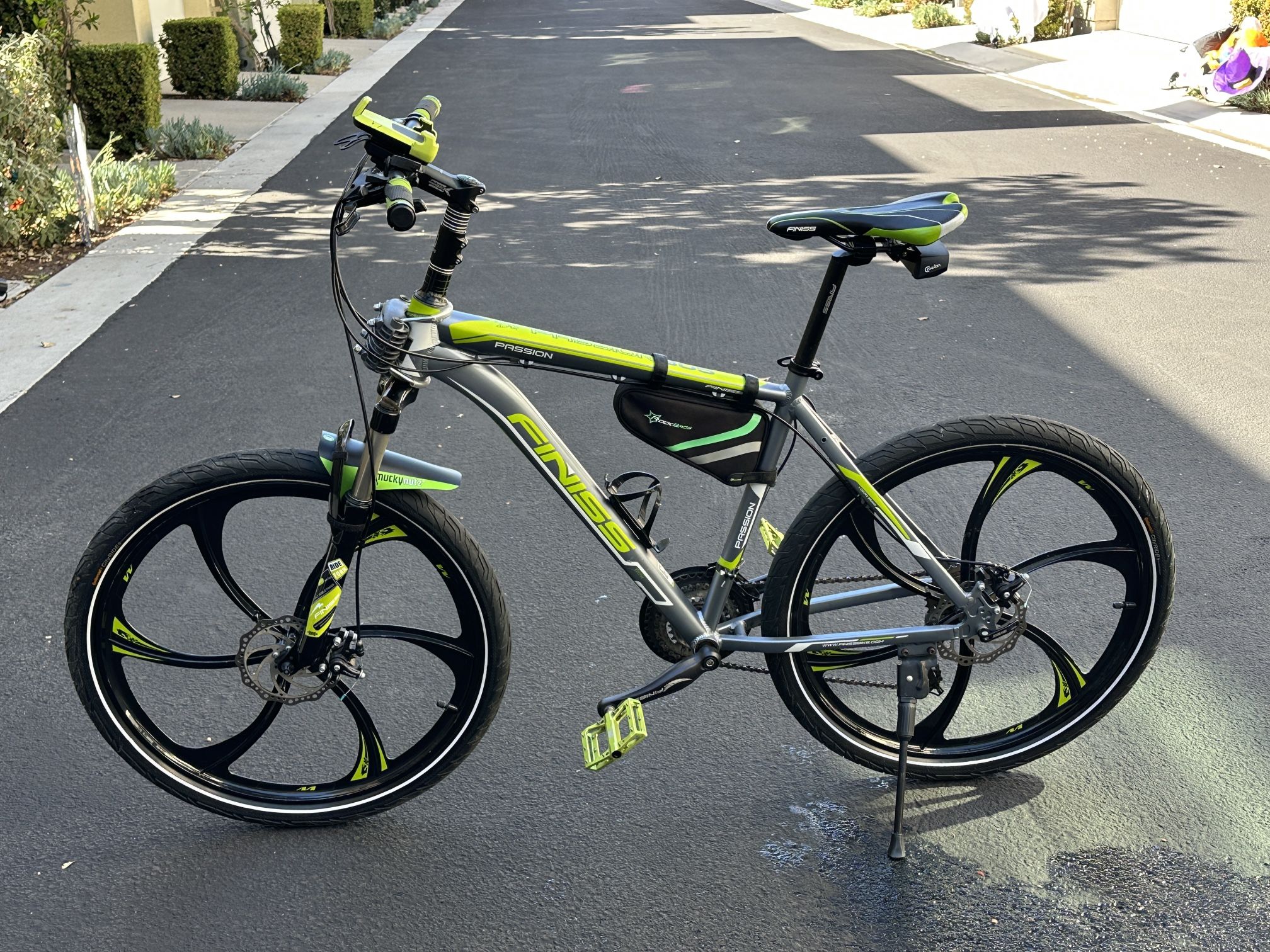 Finiss Passion 305 Mountain Bike 26" City Bike Road Bike